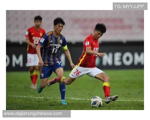 梅州足球队与广州队激战正酣精彩比赛直播全程回顾与分析