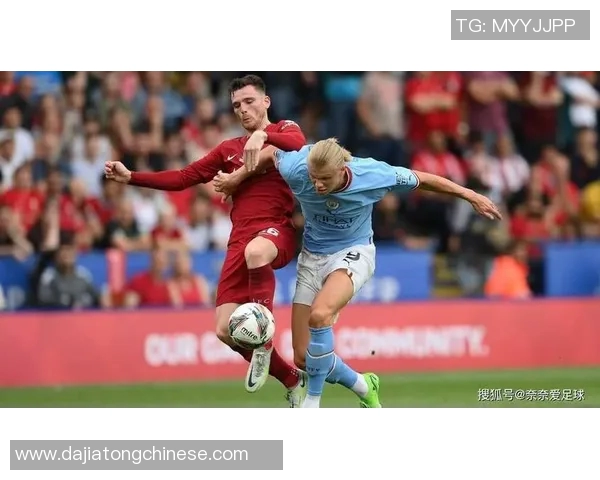 曼联与曼城在美国热身赛中激烈对抗展现英超豪门风采